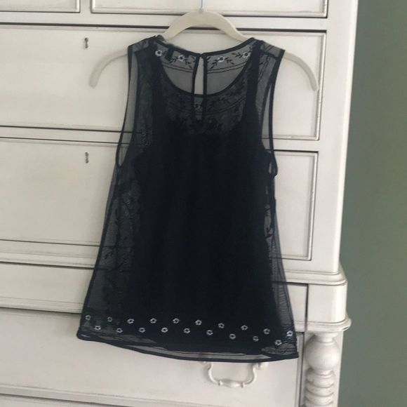 White House Black Market Sheer top. Size XXS - Picture 3 of 6